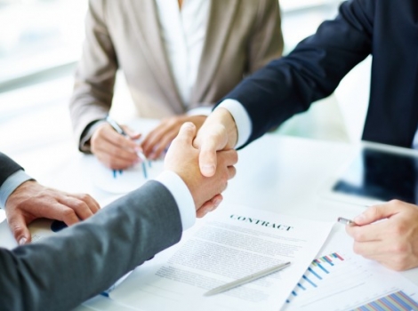 handshake-close-up-executives_1098-1384.jpg